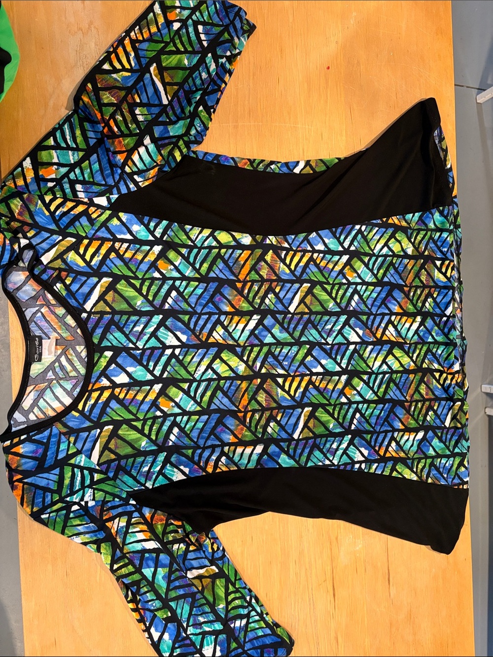 Source Unknown Multicolor Geometric Print Top with Black Panels